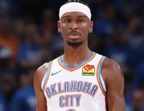 1xBET首页-亚历山大上半场10投仅2中，得到4分1篮板4助攻1抢断1封盖